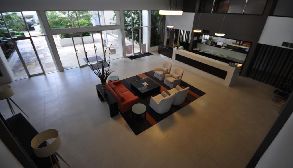 גולד קוסט Chancellor Lakeside Apartments מראה חיצוני תמונה