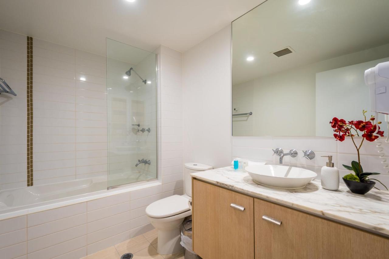 גולד קוסט Chancellor Lakeside Apartments מראה חיצוני תמונה
